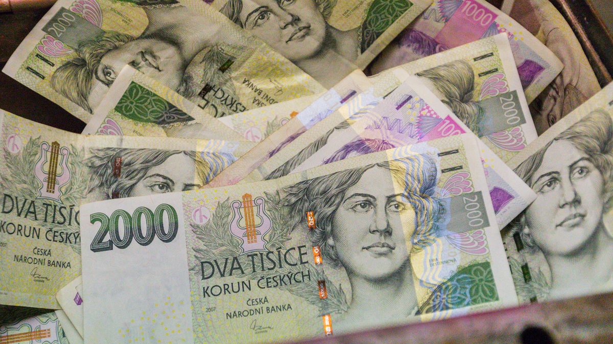 Češi dluží bankám stále více, v červenci už to bylo 2,11 bilionu korun
